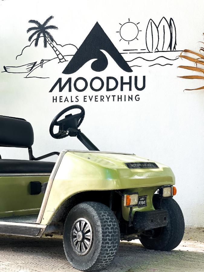Moodhu Surf House Hotel Himmafushi Bagian luar foto