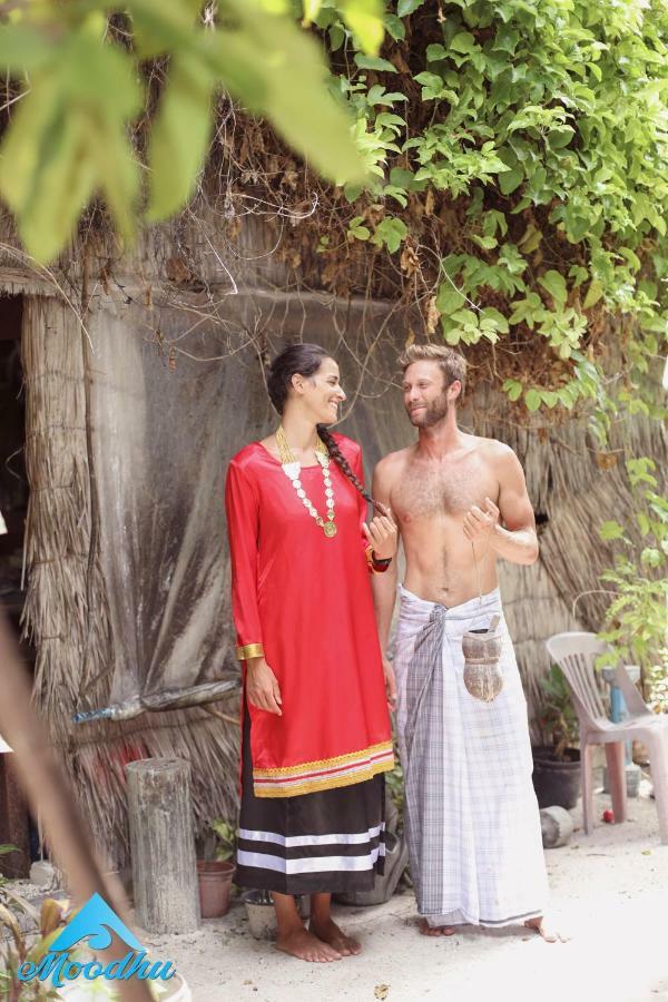 Moodhu Surf House Hotel Himmafushi Bagian luar foto