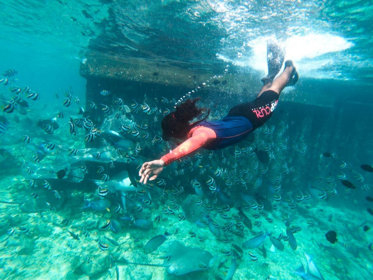Moodhu Surf House Hotel Himmafushi Bagian luar foto